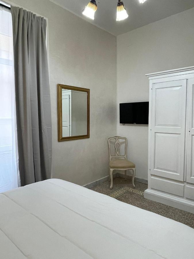 La Casa In Centro Hotell Salerno Exteriör bild