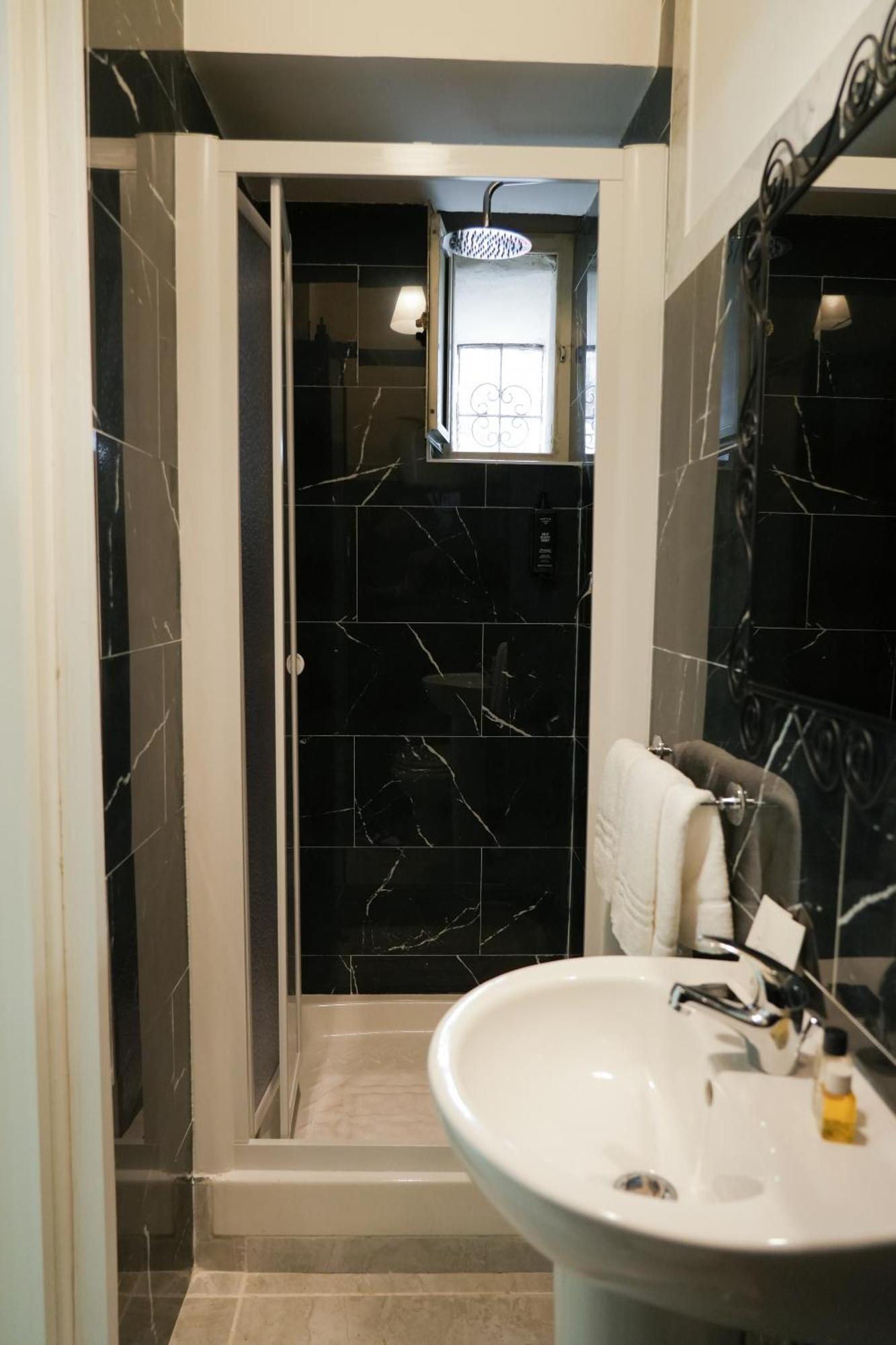 La Casa In Centro Hotell Salerno Exteriör bild