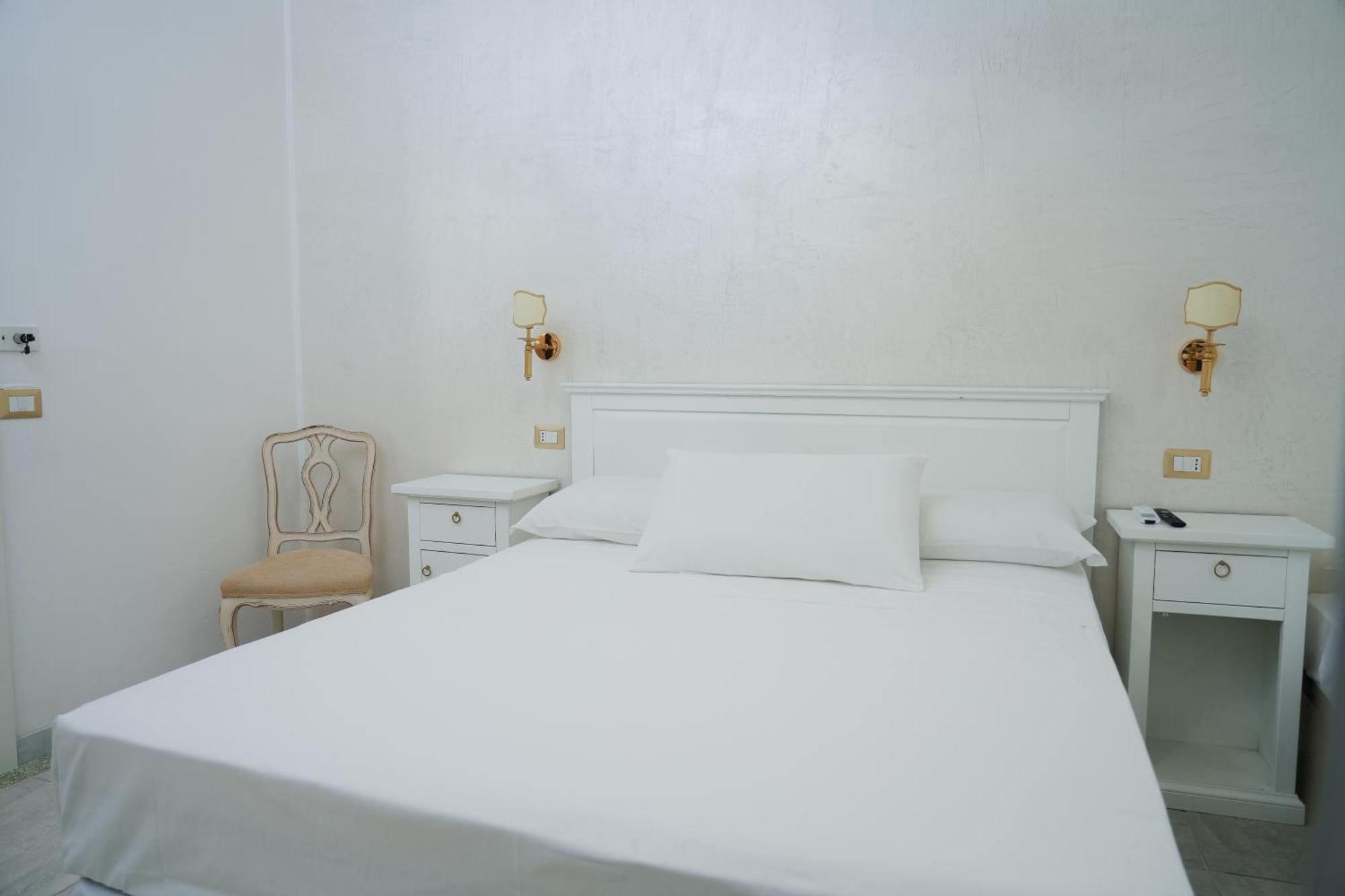 La Casa In Centro Hotell Salerno Exteriör bild